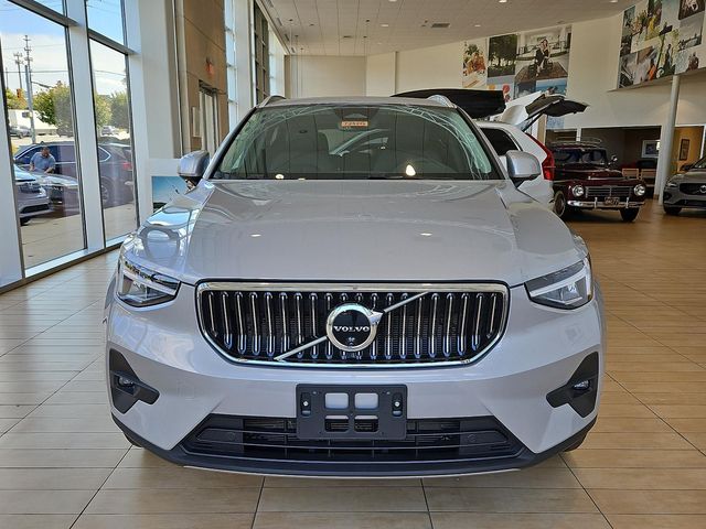 2024 Volvo XC40 Plus Bright Theme