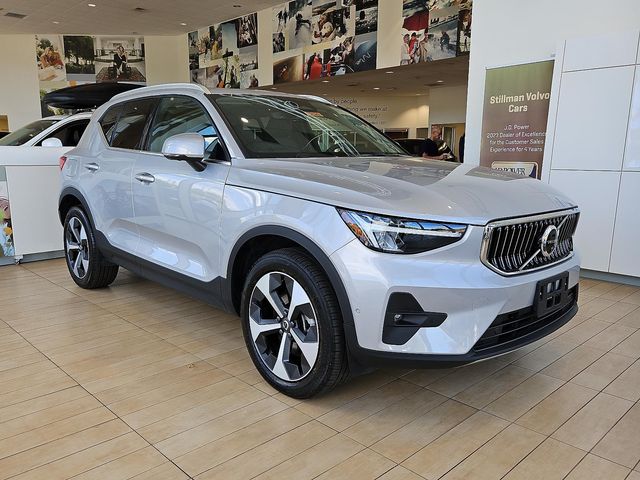 2024 Volvo XC40 Plus Bright Theme