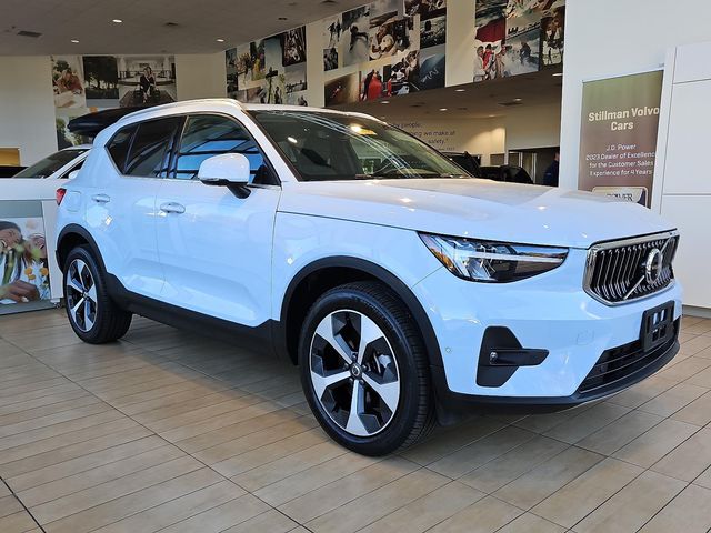 2024 Volvo XC40 Plus Bright Theme