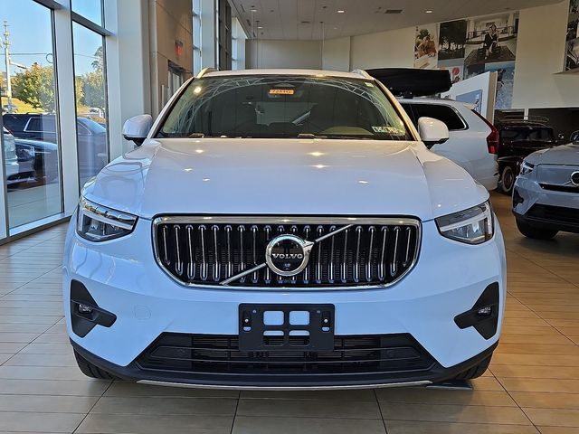 2024 Volvo XC40 Plus Bright Theme