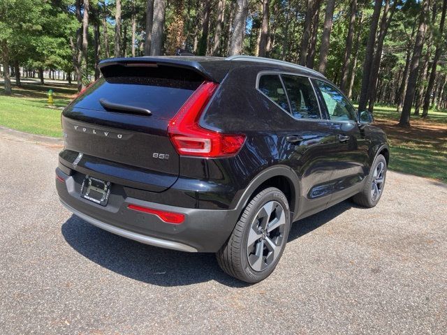 2024 Volvo XC40 Plus Bright Theme