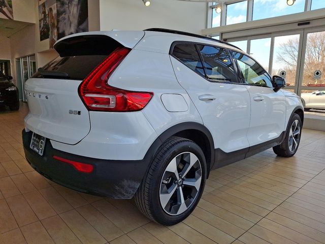 2024 Volvo XC40 Plus Dark Theme