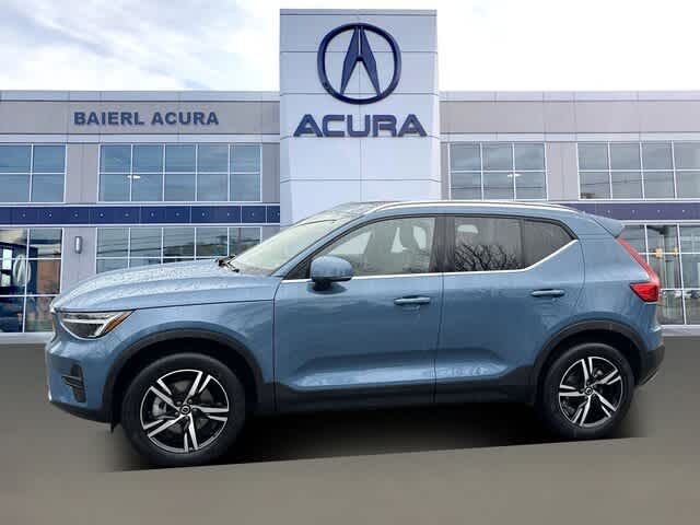 2024 Volvo XC40 Core Bright Theme