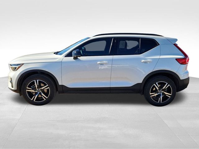 2024 Volvo XC40 