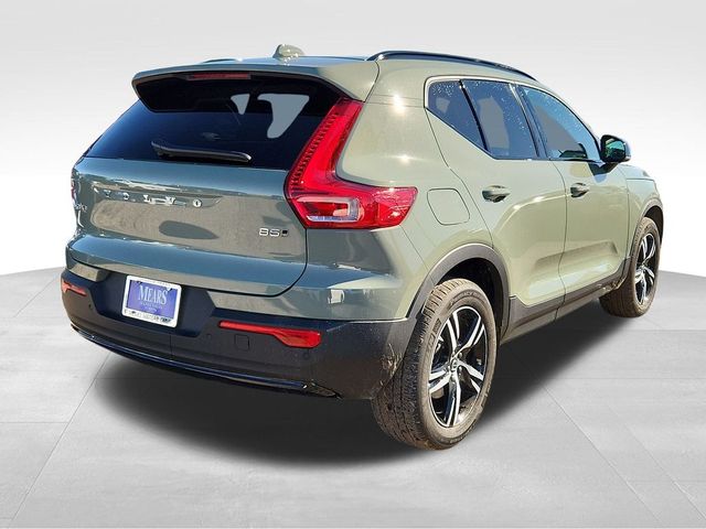 2024 Volvo XC40 