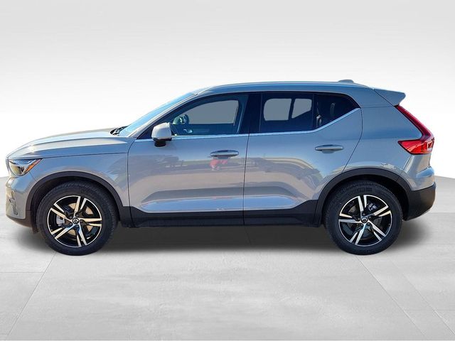 2024 Volvo XC40 