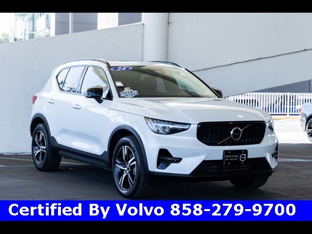 2024 Volvo XC40 Core Bright Theme