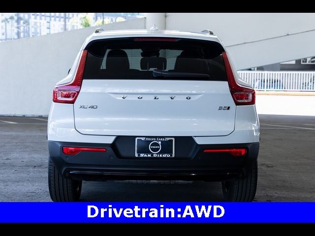 2024 Volvo XC40 Core Bright Theme