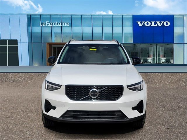 2024 Volvo XC40 