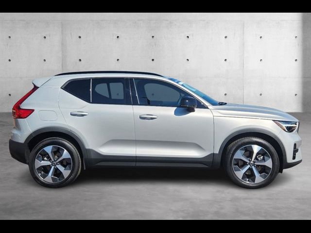 2024 Volvo XC40 