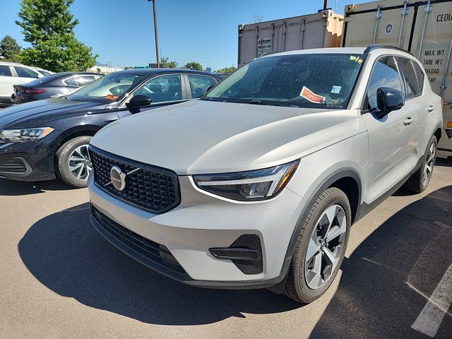 2024 Volvo XC40 