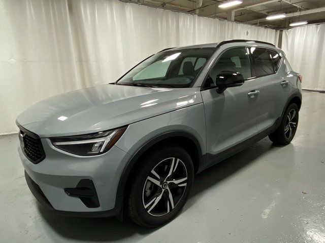 2024 Volvo XC40 