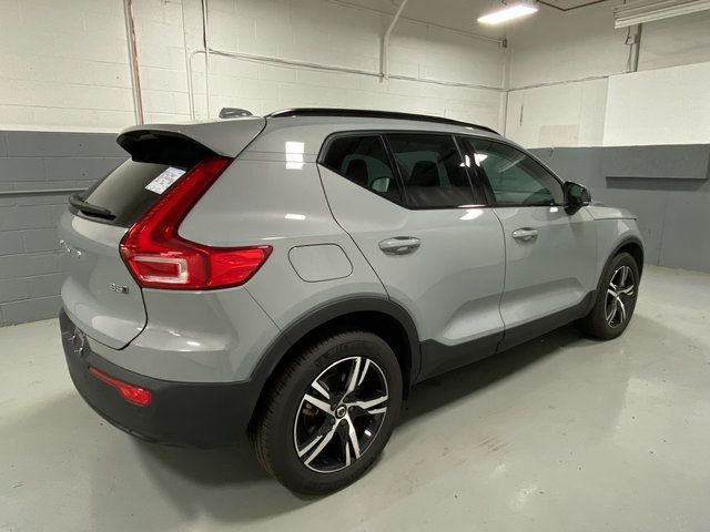 2024 Volvo XC40 