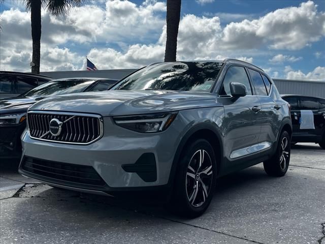 2024 Volvo XC40 