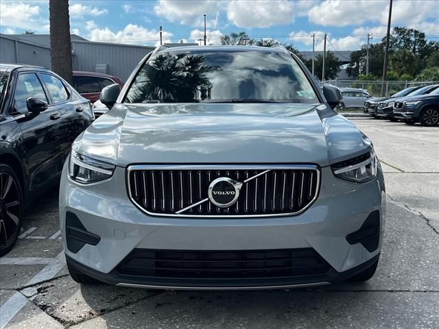 2024 Volvo XC40 