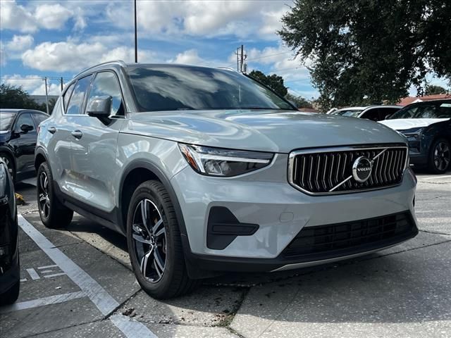 2024 Volvo XC40 