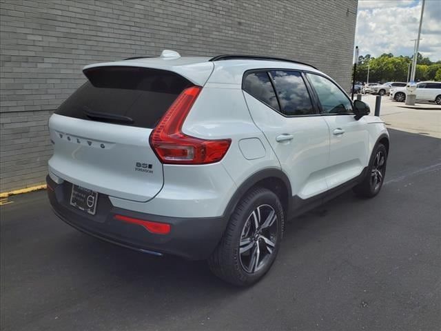 2024 Volvo XC40 