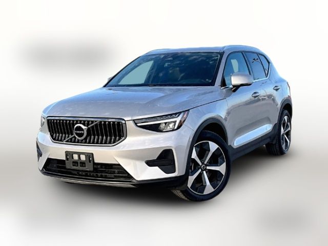 2024 Volvo XC40 Core Bright Theme