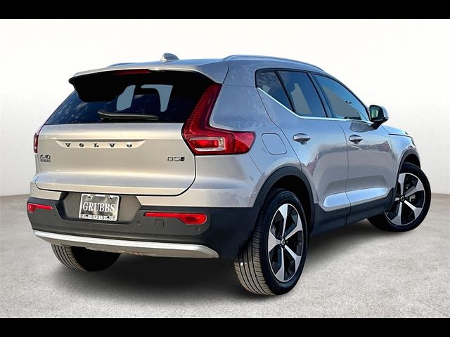 2024 Volvo XC40 Core Bright Theme