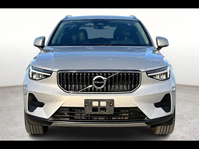 2024 Volvo XC40 Core Bright Theme