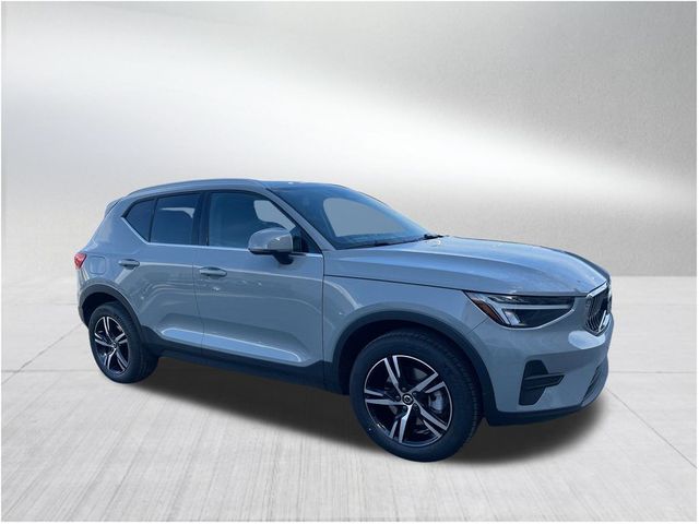 2024 Volvo XC40 Core Bright Theme