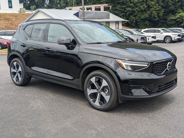 2024 Volvo XC40 