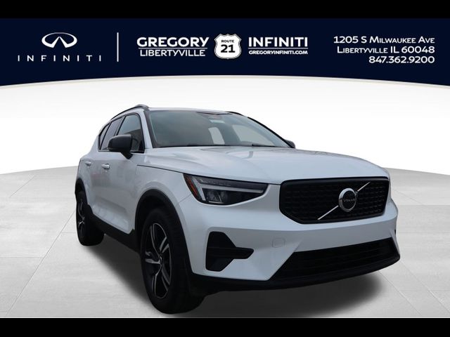 2024 Volvo XC40 