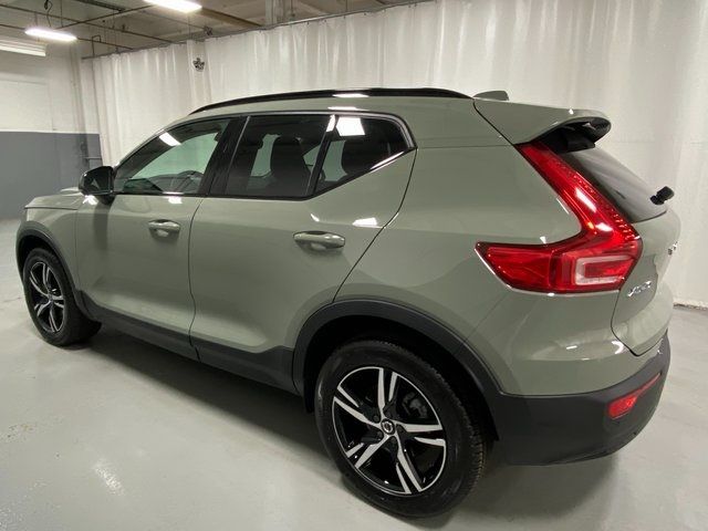 2024 Volvo XC40 