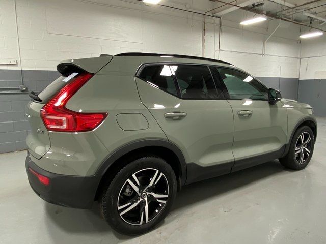 2024 Volvo XC40 