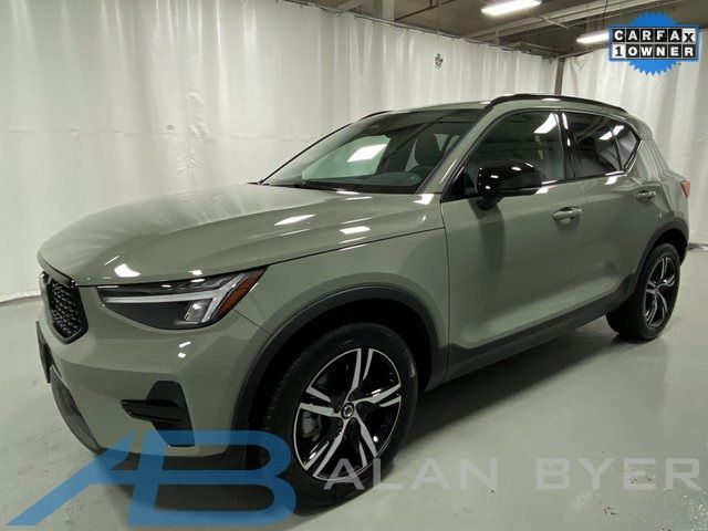 2024 Volvo XC40 