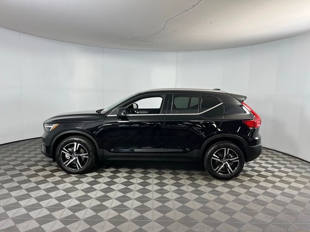 2024 Volvo XC40 