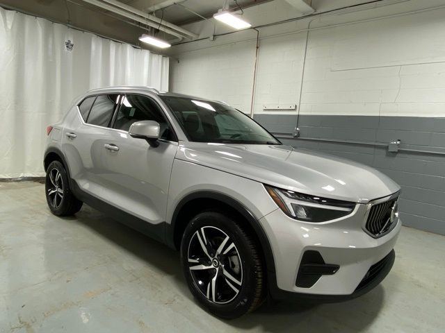 2024 Volvo XC40 