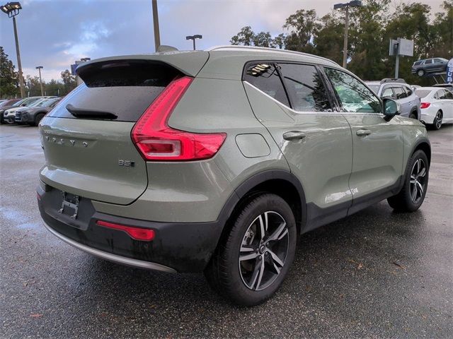 2024 Volvo XC40 