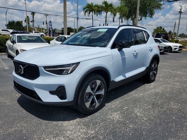 2024 Volvo XC40 