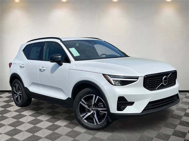 2024 Volvo XC40 