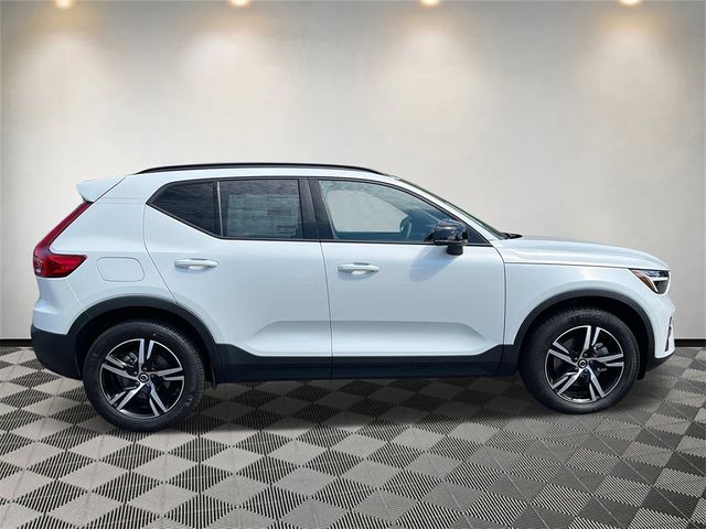 2024 Volvo XC40 