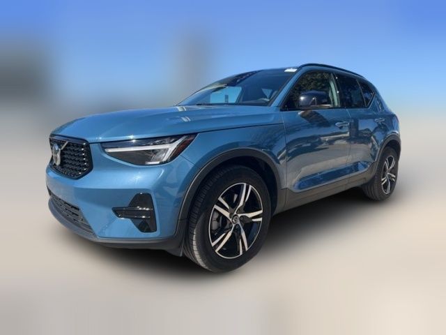 2024 Volvo XC40 Core Bright Theme