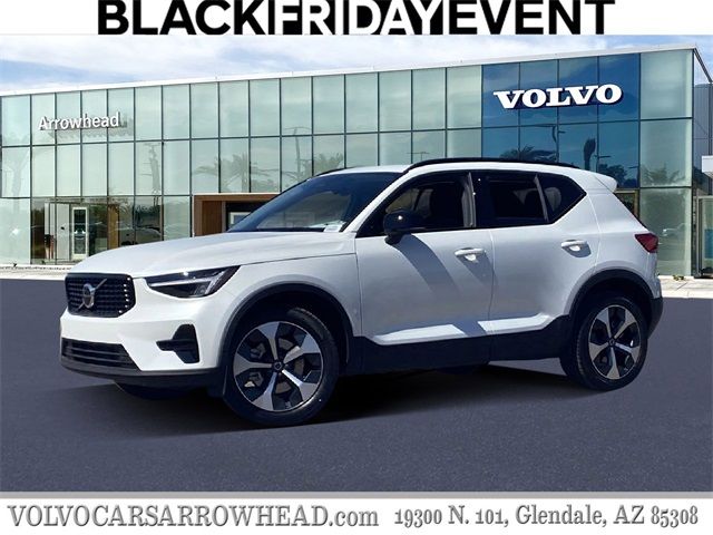 2024 Volvo XC40 Core Dark Theme