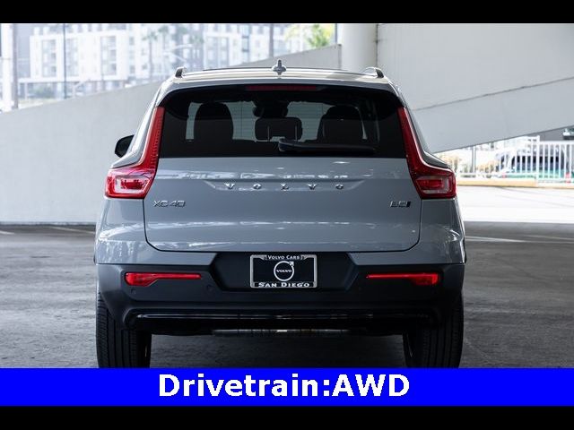 2024 Volvo XC40 Core Bright Theme