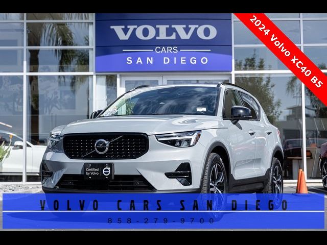 2024 Volvo XC40 Core Bright Theme