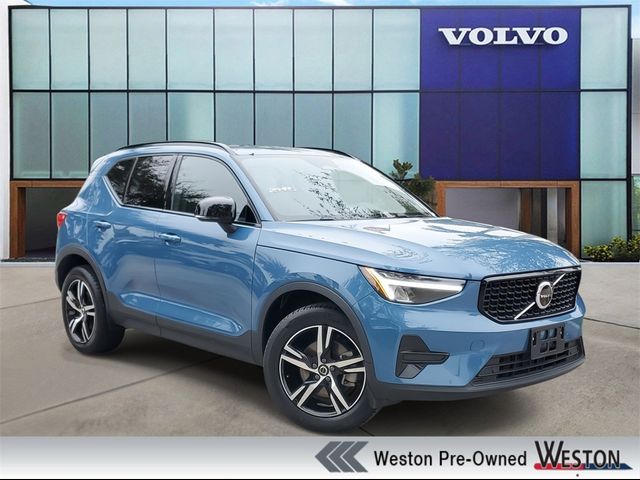 2024 Volvo XC40 