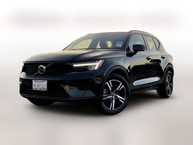 2024 Volvo XC40 