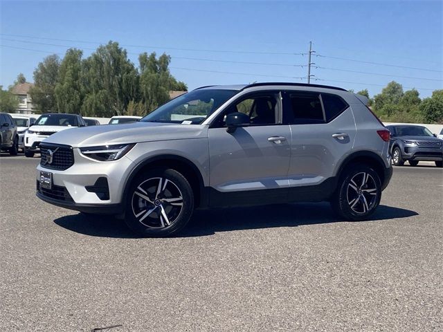 2024 Volvo XC40 