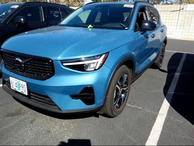 2024 Volvo XC40 