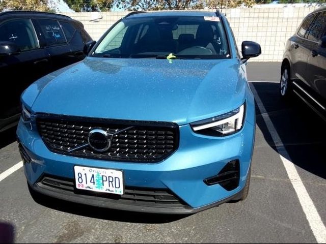 2024 Volvo XC40 