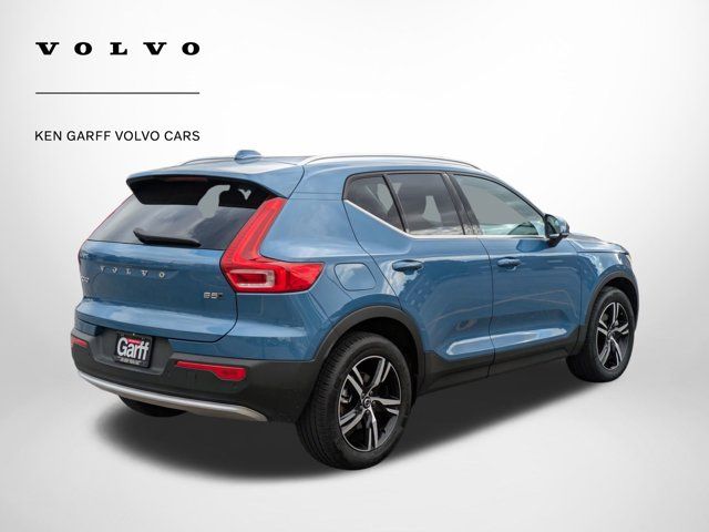 2024 Volvo XC40 