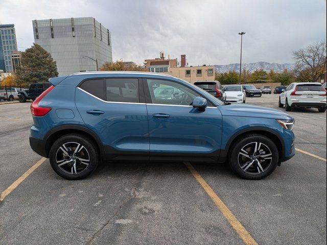 2024 Volvo XC40 