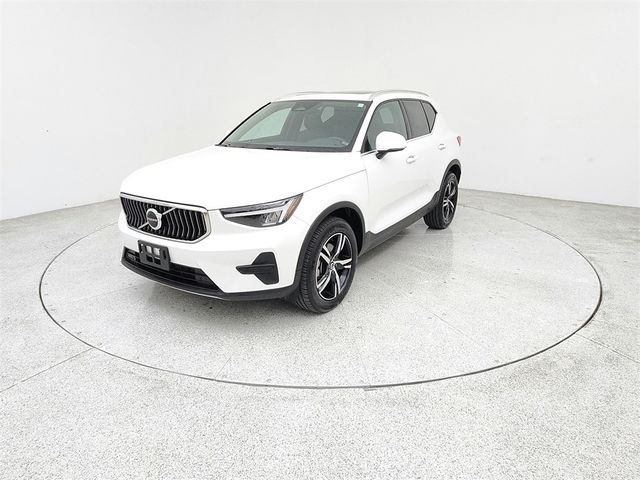 2024 Volvo XC40 Core Bright Theme