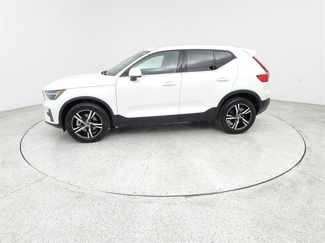 2024 Volvo XC40 Core Bright Theme