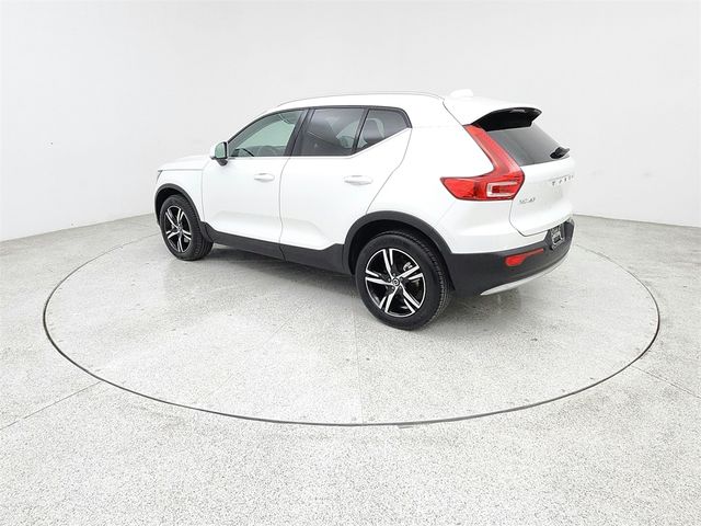 2024 Volvo XC40 Core Bright Theme